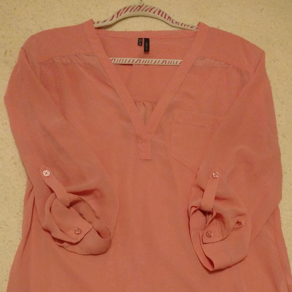 v-neck top, button sleeves, machine wash